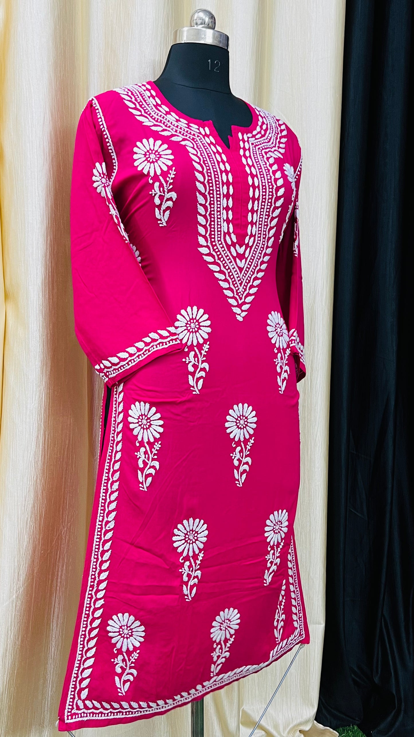 Chikan kurti