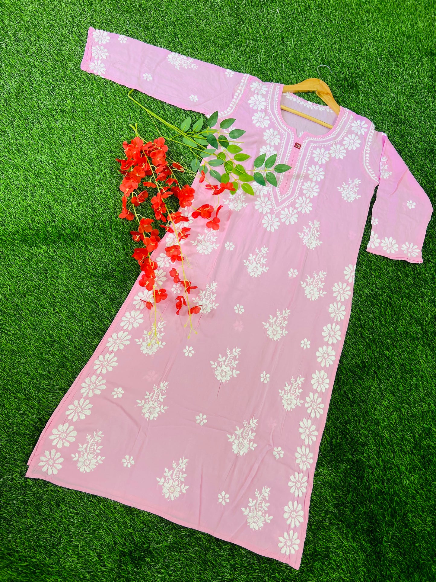 Modal Lucknowi Chikan Kurti