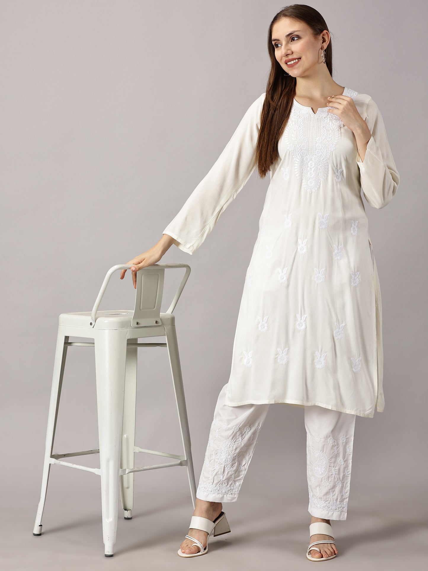 chikan kurti