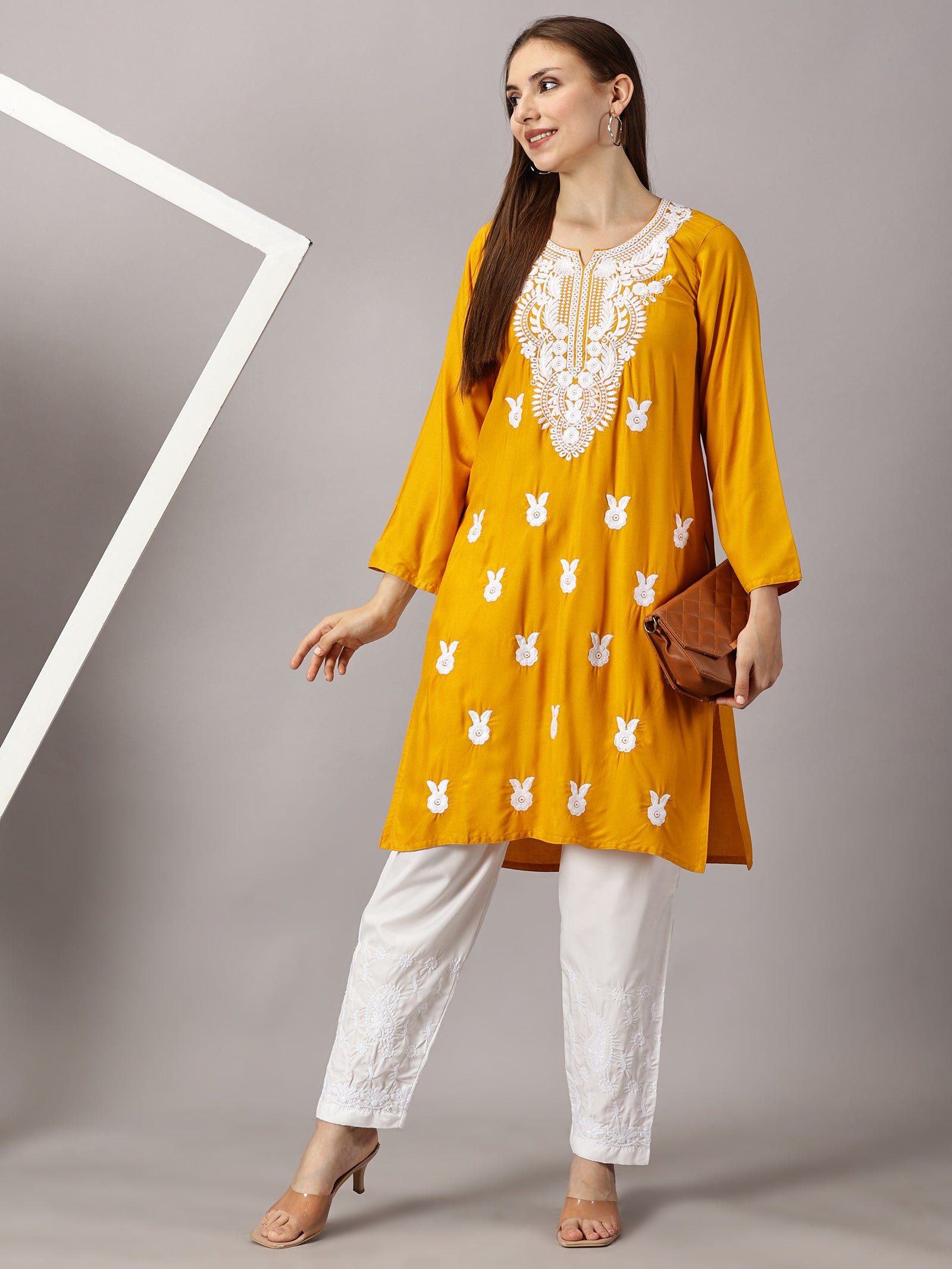 chikan kurti