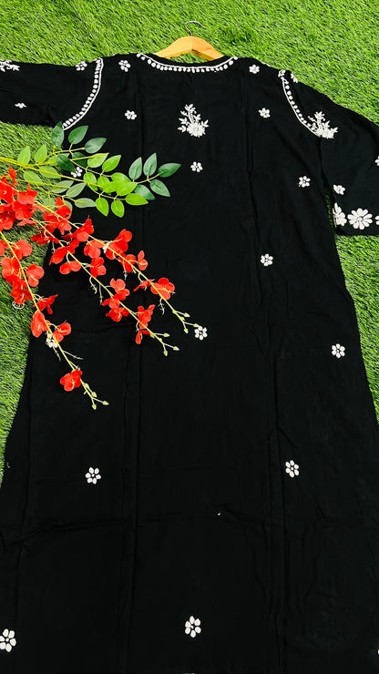 Modal Lucknowi Chikan Kurti