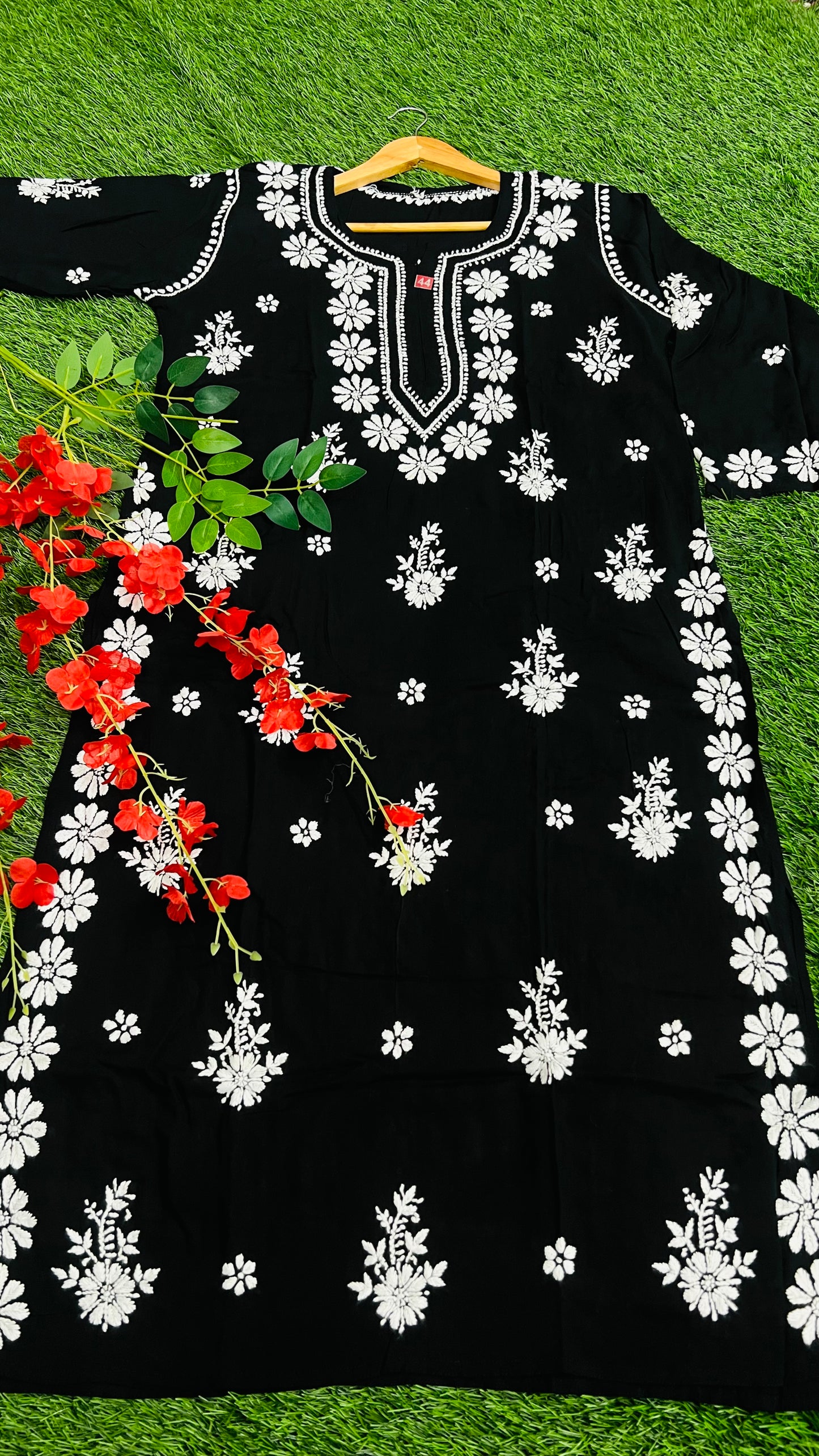 Modal Lucknowi Chikan Kurti