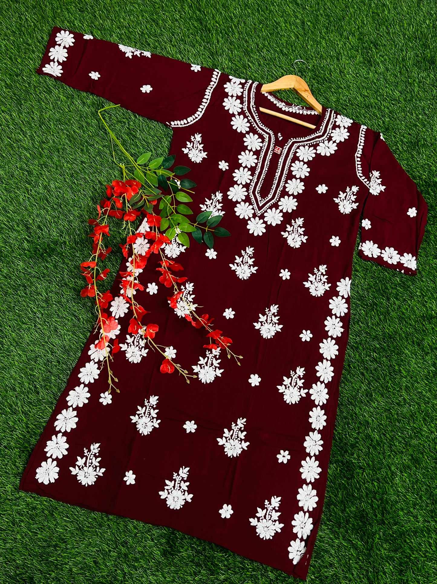 Modal Lucknowi Chikan Kurti