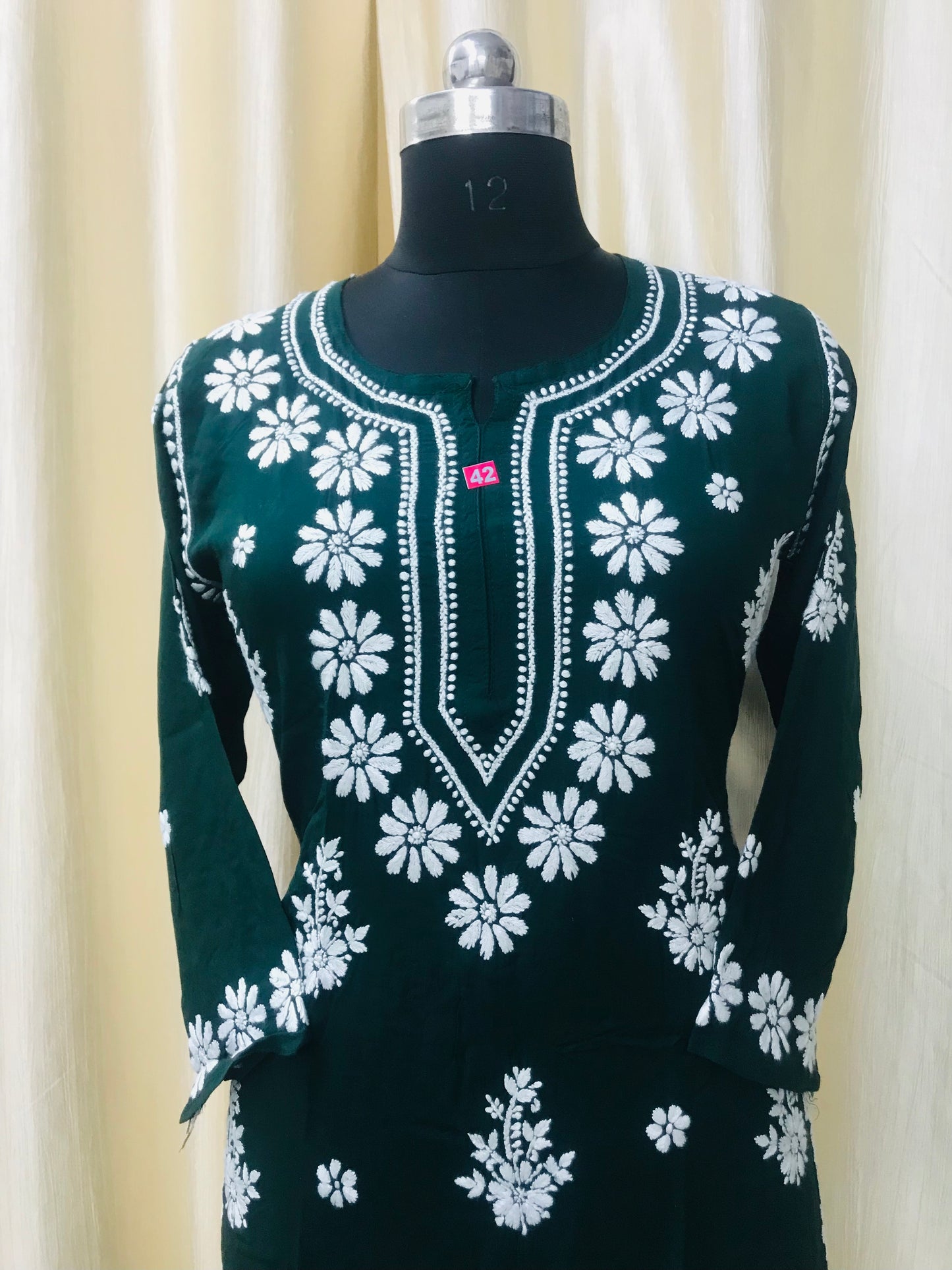 chikan kurti