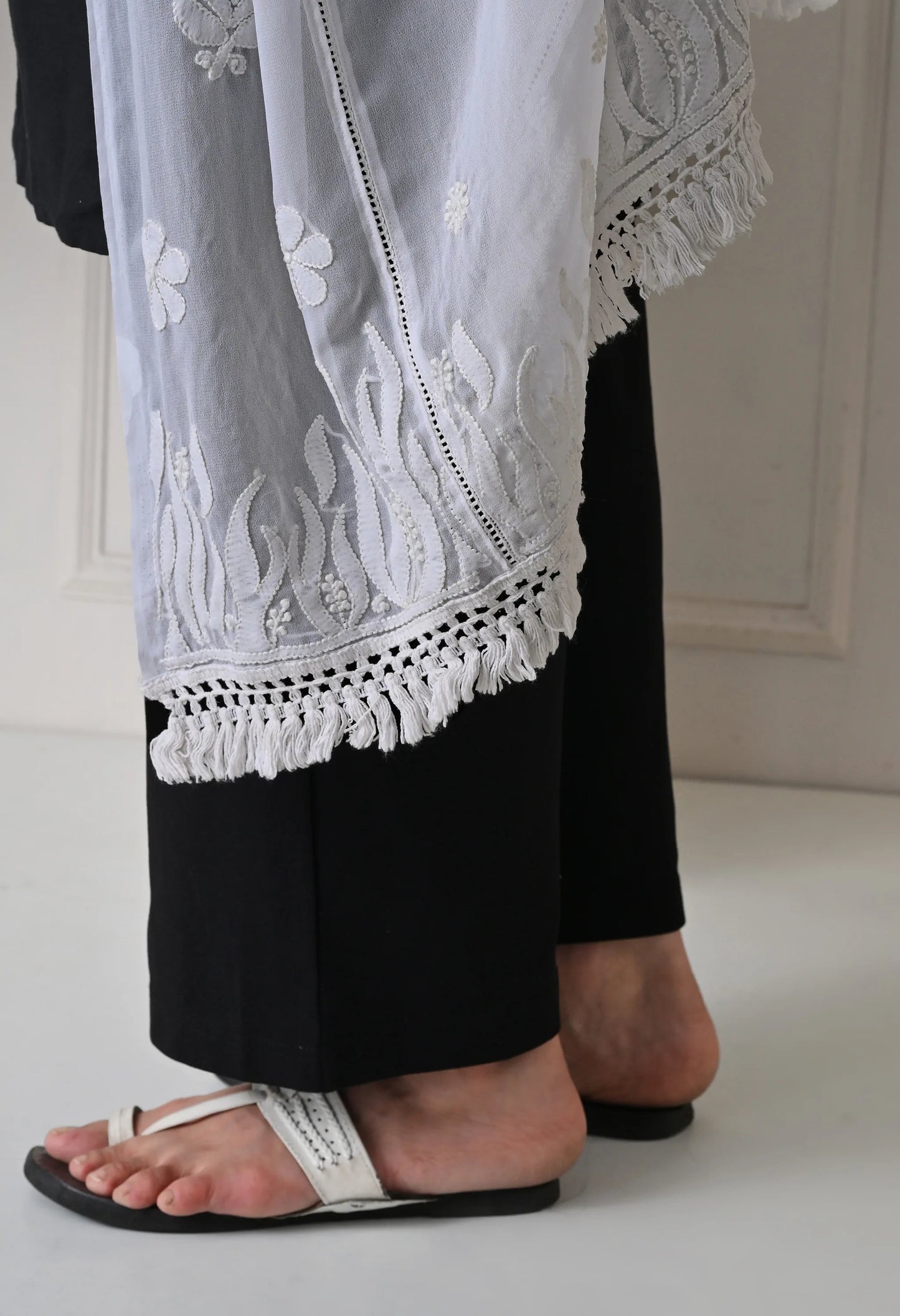 Lucknowi Chikankari Dupatta Bottom View