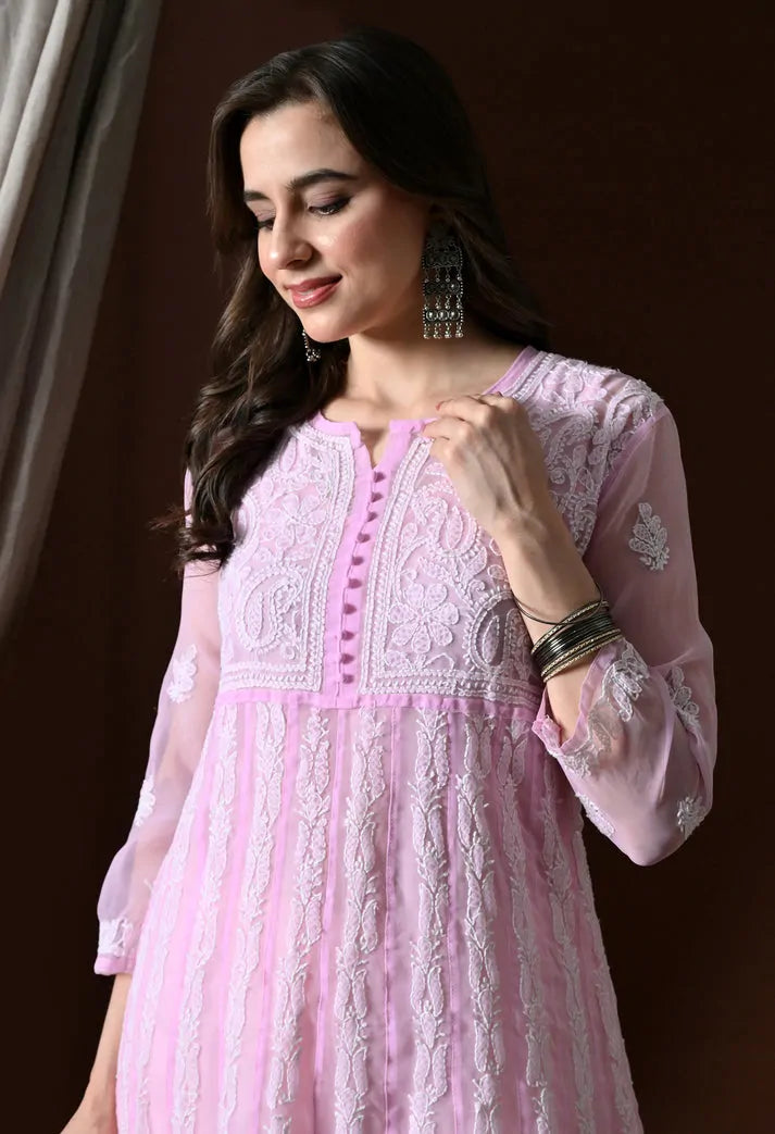 Bottom Border Embroidery Detail of Baby Pink Chikankari Kurti